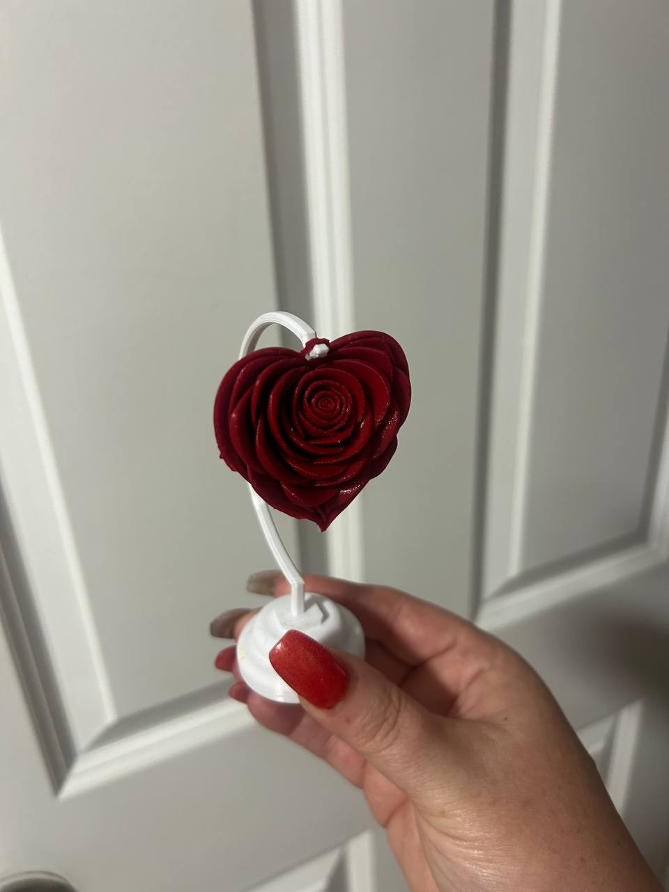 rose heart stand